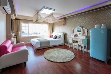 هتل Whitedream Pension