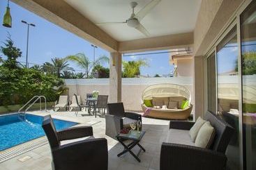 Michelle Pernera Villas