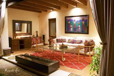 تختخواب و صبحانه Serendipity Boutique