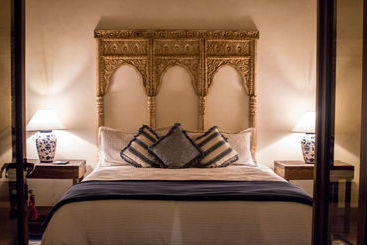 تختخواب و صبحانه Serendipity Boutique