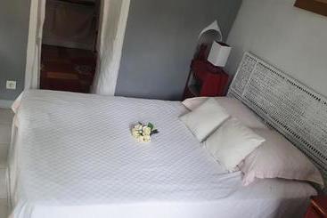 تختخواب و صبحانه L Oustalounet Chambres D Hotes