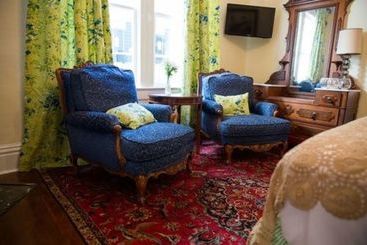 تختخواب و صبحانه The Guest House At Gulfport Landing
