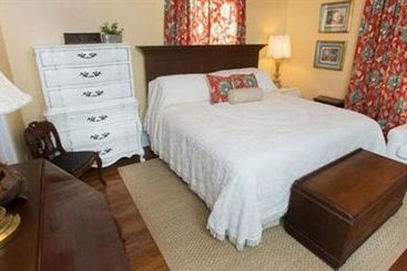 تختخواب و صبحانه The Guest House At Gulfport Landing