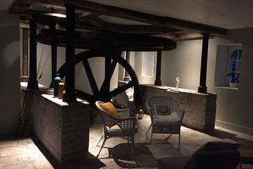 تختخواب و صبحانه Maison D'hôtes Moulin Saint Julien