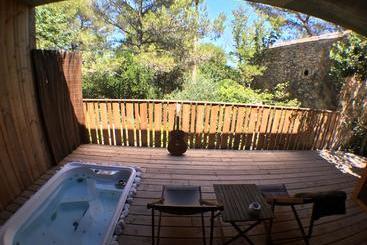 Bien Loin D Ici Spa B&b