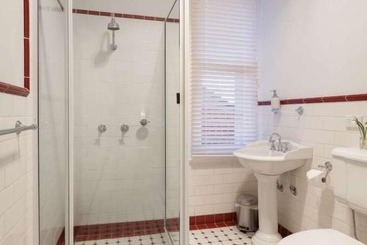 آپارتمان‌های توریست‌ها Bathurst Royal Apartments