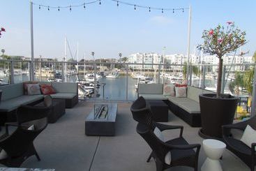 Miracle Mile Apartments With Full Amenities