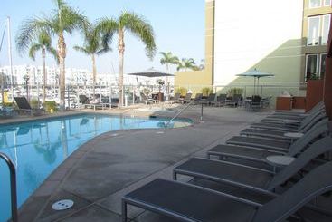 Miracle Mile Apartments With Full Amenities