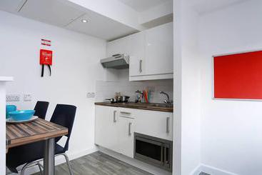 Peace Apartments  Hatbox