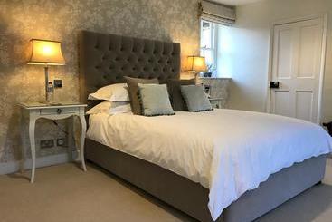 تختخواب و صبحانه B And B At Witney House