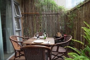 تختخواب و صبحانه 78on5th In Hermanus