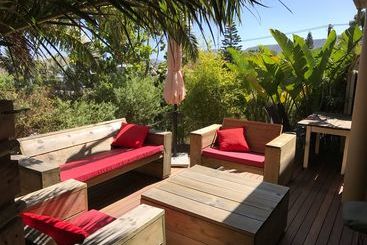 تختخواب و صبحانه 78on5th In Hermanus
