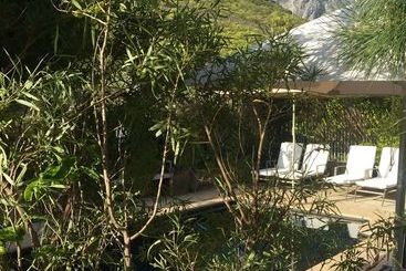 تختخواب و صبحانه 78on5th In Hermanus