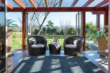 تختخواب و صبحانه Aldaha Luxury Accommodation