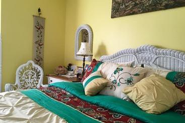 Berkeley House Bed & Breakfast