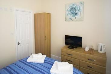 Brent Knoll Inn
