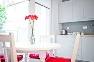 Very Berry   Orzeszkowej 16   Mtp Apartment, Parking, Check In 24h