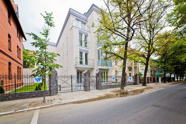Very Berry   Orzeszkowej 16   Mtp Apartment, Parking, Check In 24h