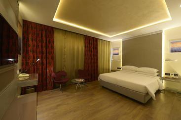 Genesis Hotel Near Mumbai Airport
