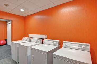 فندق Home2 Suites By Hilton Meridian