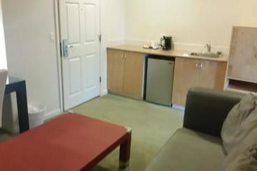 هتل Orca Inn Suites