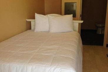 هتل Orca Inn Suites