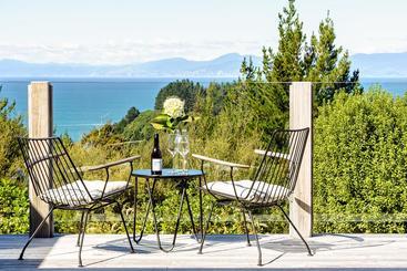 هتل Split Apple Lodge  Boutique Eco Lodge & Spa