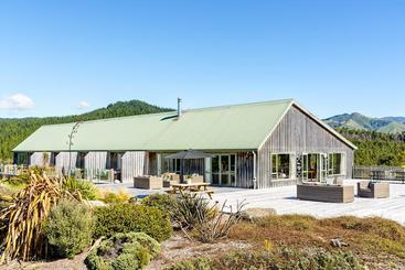 هتل Split Apple Lodge  Boutique Eco Lodge & Spa