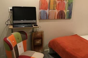 تختخواب و صبحانه Chambre D Hôtes Chez Dom