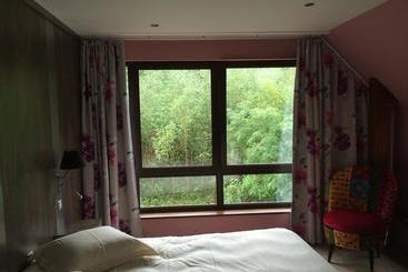 تختخواب و صبحانه Chambres D'hotes Chez Marie