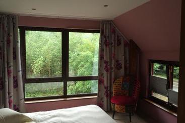 تختخواب و صبحانه Chambres D'hotes Chez Marie