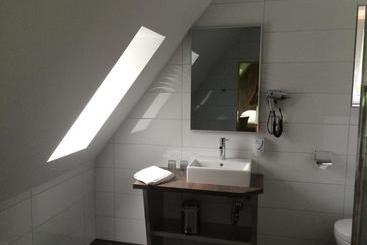 تختخواب و صبحانه Chambres D'hotes Chez Marie