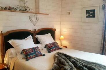 ベッドアンドブレックファースト La Coustille Chambres Et Table D Hôtes
