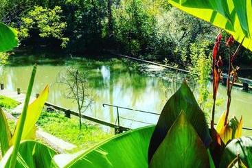 تختخواب و صبحانه Moulin De Bapaumes