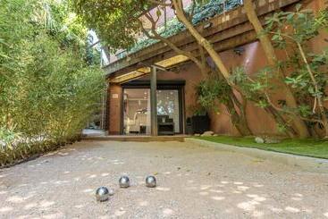 تختخواب و صبحانه Villa Hippocampe