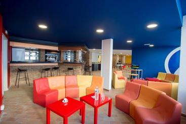 هتل Hôtel Des 4 Ours