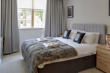 Lambeth North One