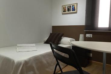 مسافرخانه Ch Otello Rooms I   Madrid
