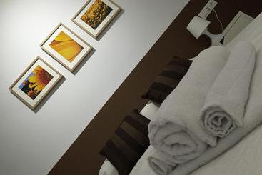 مسافرخانه Ch Otello Rooms I   Madrid