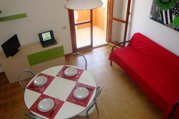 هتل Aurora Residence