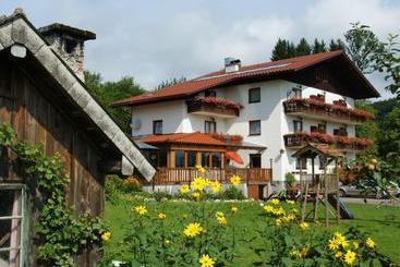 Отель Biobauernhof Nussbaumer