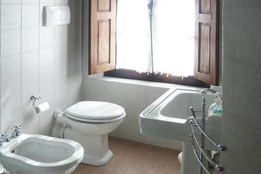 هتل Charming Villa Marcialla