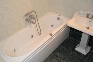 هتل Charming Villa Marcialla