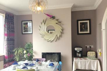 هتل Cherry Tree Guesthouse