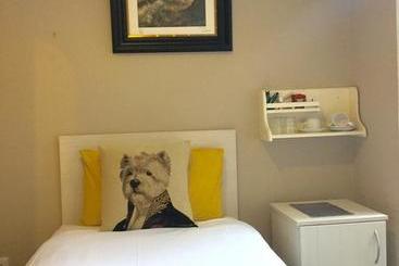 هتل Cherry Tree Guesthouse