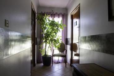 Отель Albergo