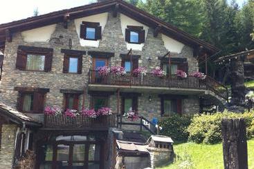 هتل Notre Maison