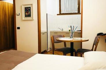 هتل Rege Residence Milano Linate