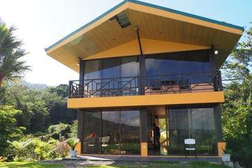 تختخواب و صبحانه Arenal Garden Lodge