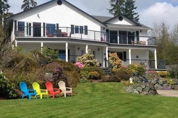 Отель 4 Beaches Bed & Breakfast